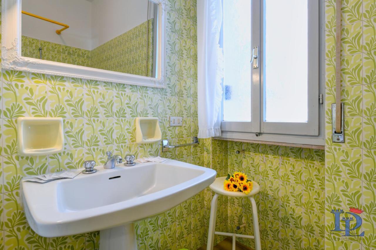 דסנזאנו דל גארדה Desenzanoloft Official Partner Marriott Homes & Villas - The Sunflower Front Lake מראה חיצוני תמונה